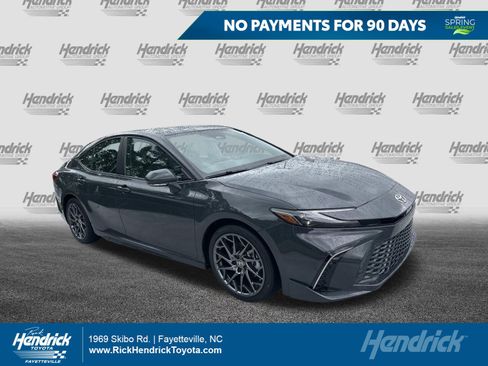 Used 2025 Toyota Camry XSE FWD image 1