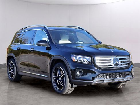 New 2026 Mercedes-Benz GLB 250 4MATIC image 3