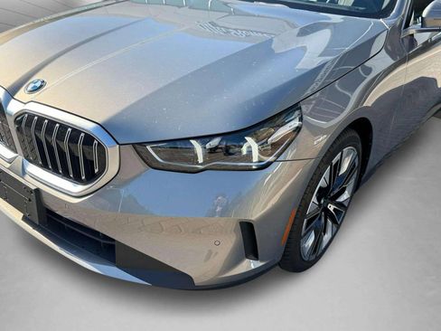 Used 2024 BMW 530i xDrive w/ Premium Package AWD/4WD image 22