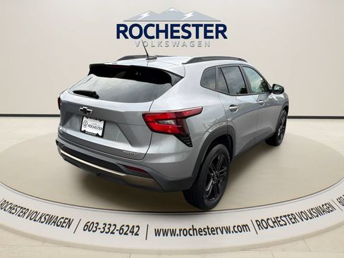 Used 2024 Chevrolet Trax ACTIV w/ Sunroof Package FWD image 6