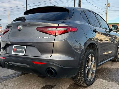Used 2023 Alfa Romeo Stelvio Sprint image 7