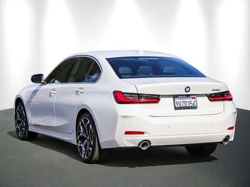 Used 2026 BMW 330i Sedan w/ Convenience Package RWD image 4