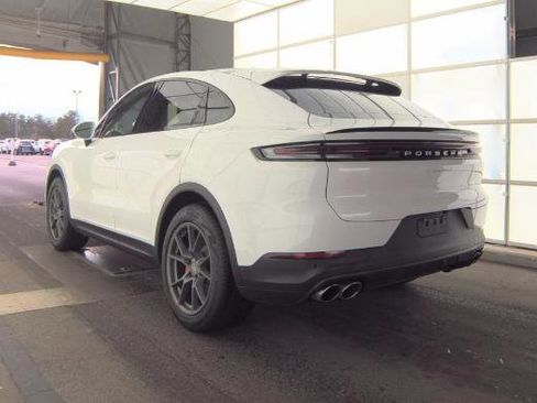 Used 2024 Porsche Cayenne S image 4