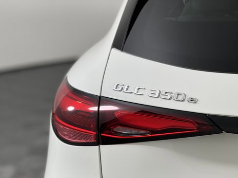 New 2025 Mercedes-Benz GLC 350e 4MATIC image 12