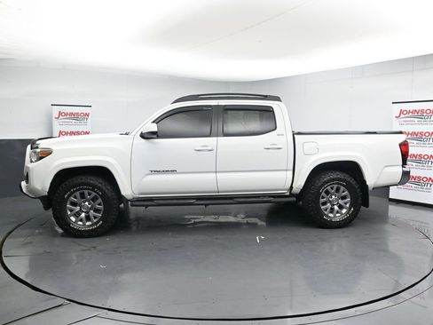Used 2019 Toyota Tacoma SR5 AWD/4WD image 5