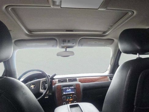 Used 2011 Chevrolet Suburban LTZ image 10
