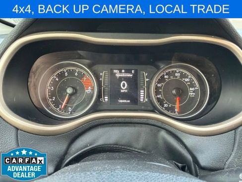 Used 2018 Jeep Cherokee Latitude w/ Cold Weather Group AWD/4WD image 16