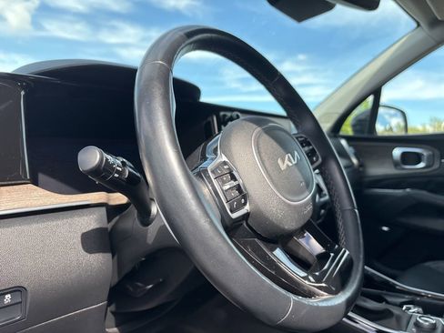 Certified 2022 Kia Sorento SX Prestige image 6