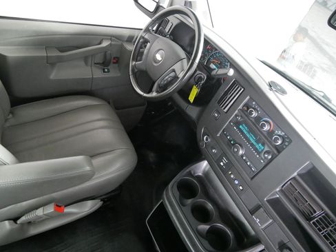 Used 2021 Chevrolet Express 2500 w/ Safety Package RWD image 9