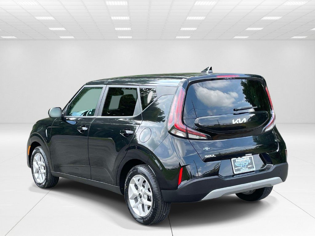Used 2024 Kia Soul S FWD image 4