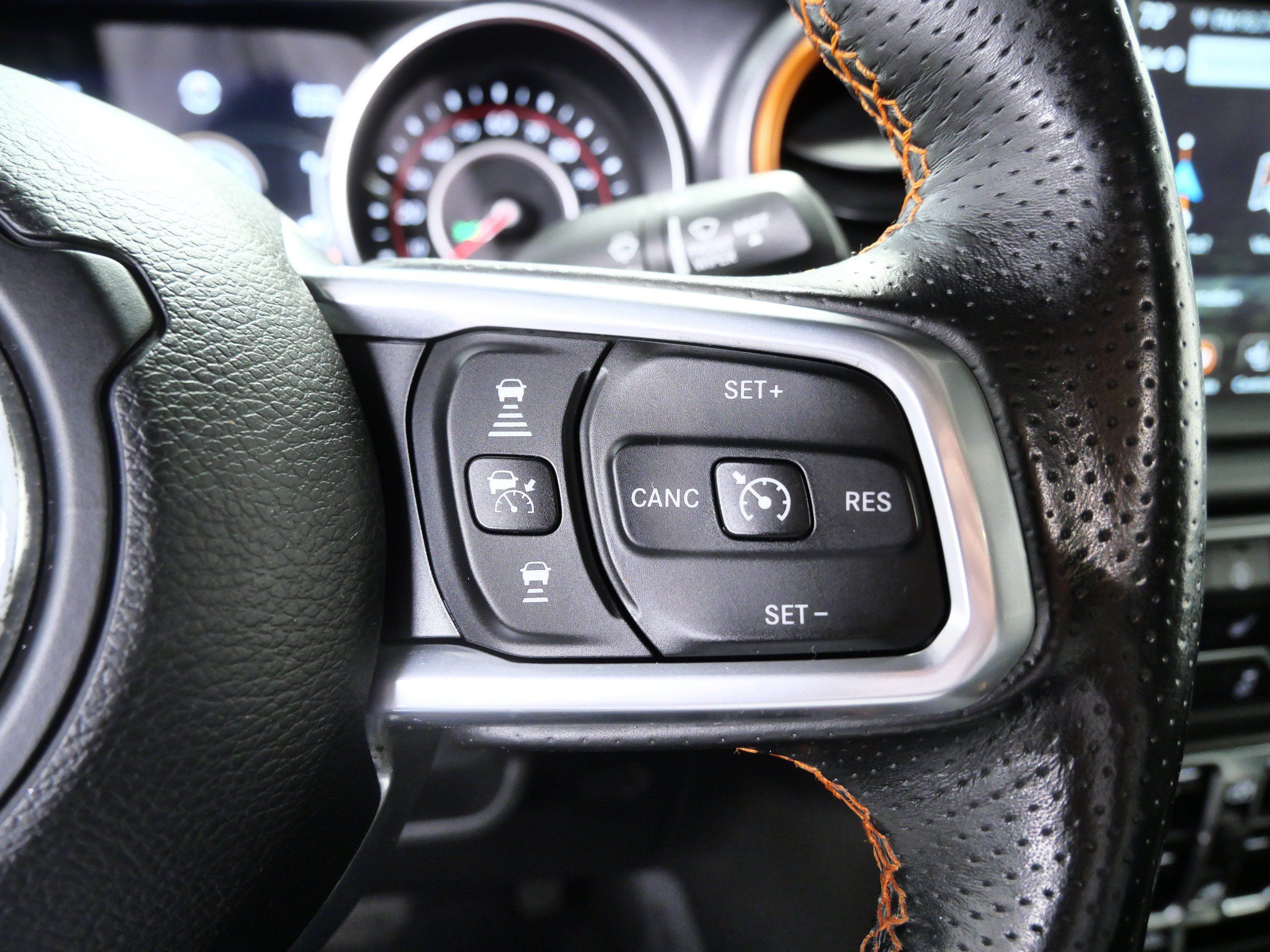 Used 2021 Jeep Gladiator Mojave AWD/4WD image 25