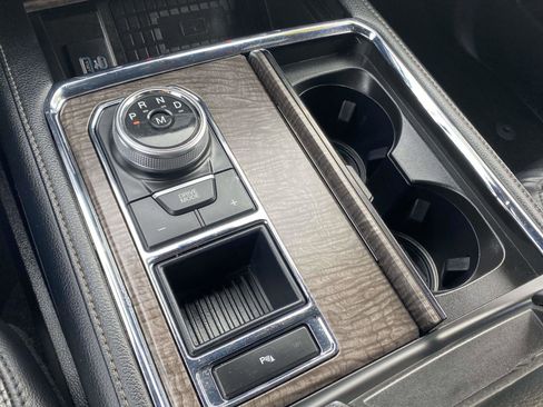 Used 2020 Ford Expedition Limited image 30