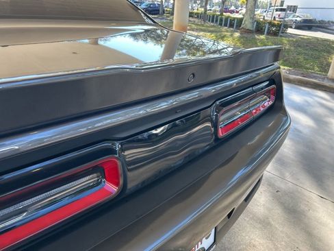 Used 2019 Dodge Challenger R/T w/ Performance Handling Group image 18
