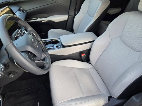 Used 2025 Lexus RX 350 Premium Plus image 17