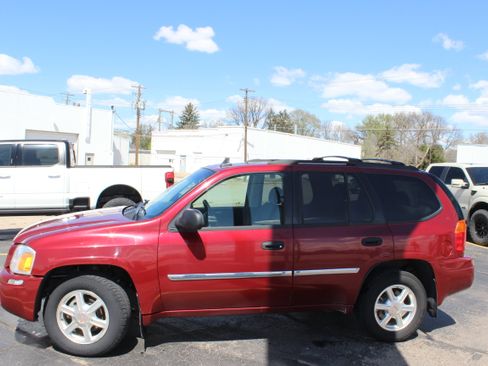 Used 2009 GMC Envoy SLE w/ Sun And Sound Package AWD/4WD image 4