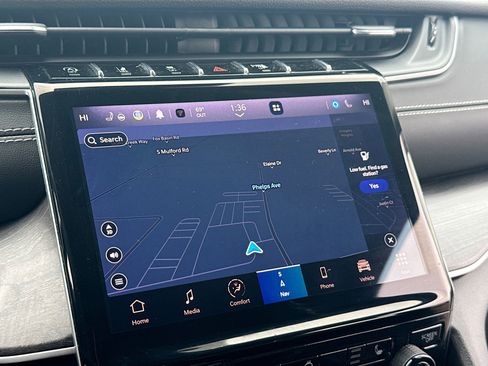 Used 2023 Jeep Grand Cherokee L Limited image 10