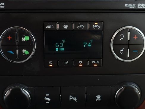 Used 2011 Chevrolet Avalanche LT RWD image 37