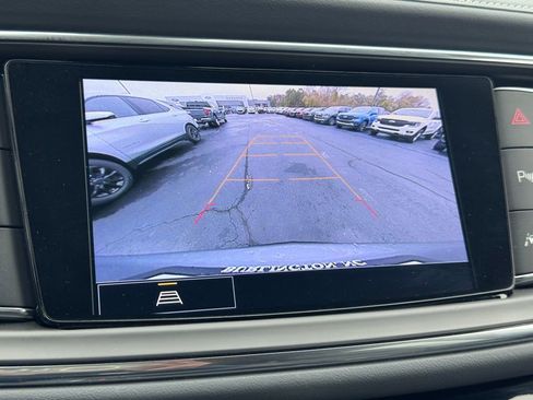 Used 2023 Buick Enclave Essence w/ Sport Touring Edition image 10