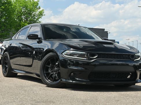 Used 2023 Dodge Charger Scat Pack w/ Plus Group image 2