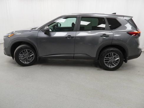 Used 2025 Nissan Rogue S image 15
