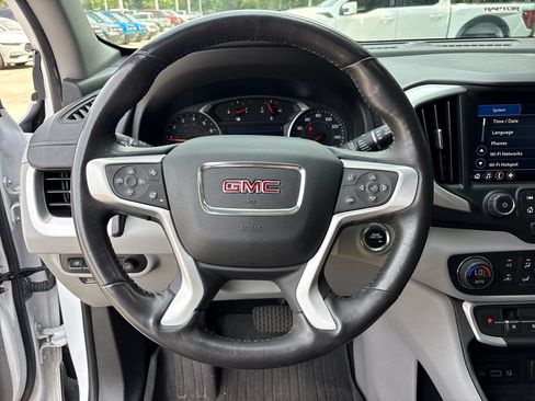 Used 2022 GMC Terrain SLT w/ Tech Package FWD image 17