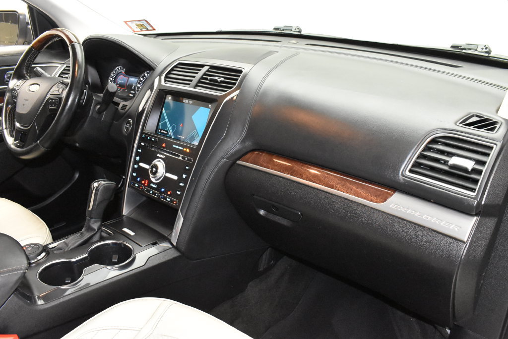 Used 2017 Ford Explorer Platinum AWD/4WD image 24