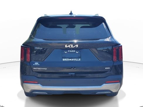 Used 2024 Kia Sorento S AWD/4WD image 5