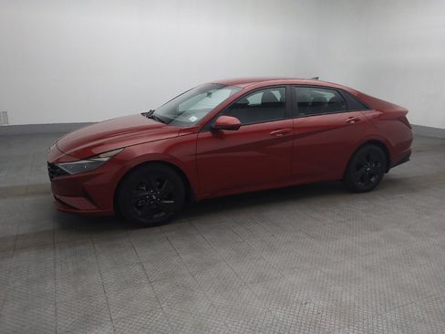 Used 2023 Hyundai Elantra SEL FWD image 2