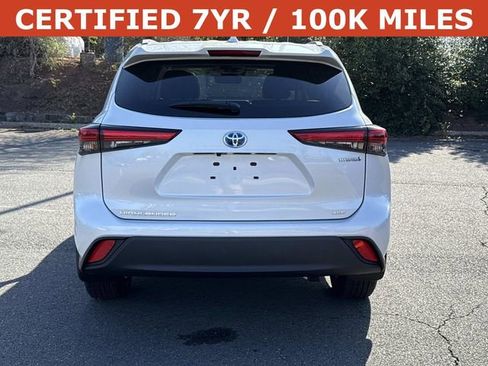 Used 2023 Toyota Highlander Bronze Edition AWD/4WD image 3