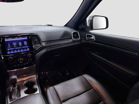 Used 2020 Jeep Grand Cherokee Limited w/ Luxury Group II RWD image 24