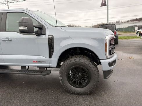 New 2026 Ford F250 Lariat w/ Black Appearance Package image 4