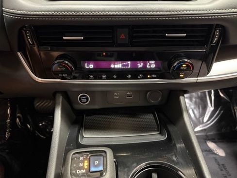 Used 2021 Nissan Rogue SV AWD/4WD image 38