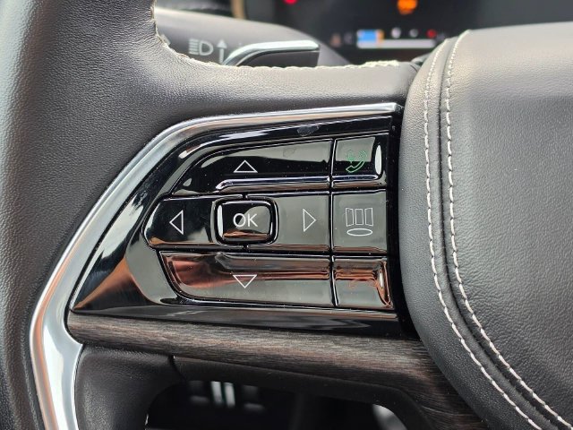 Used 2022 Jeep Grand Cherokee Overland AWD/4WD image 31