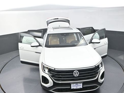 New 2026 Volkswagen Atlas Cross Sport SEL image 29