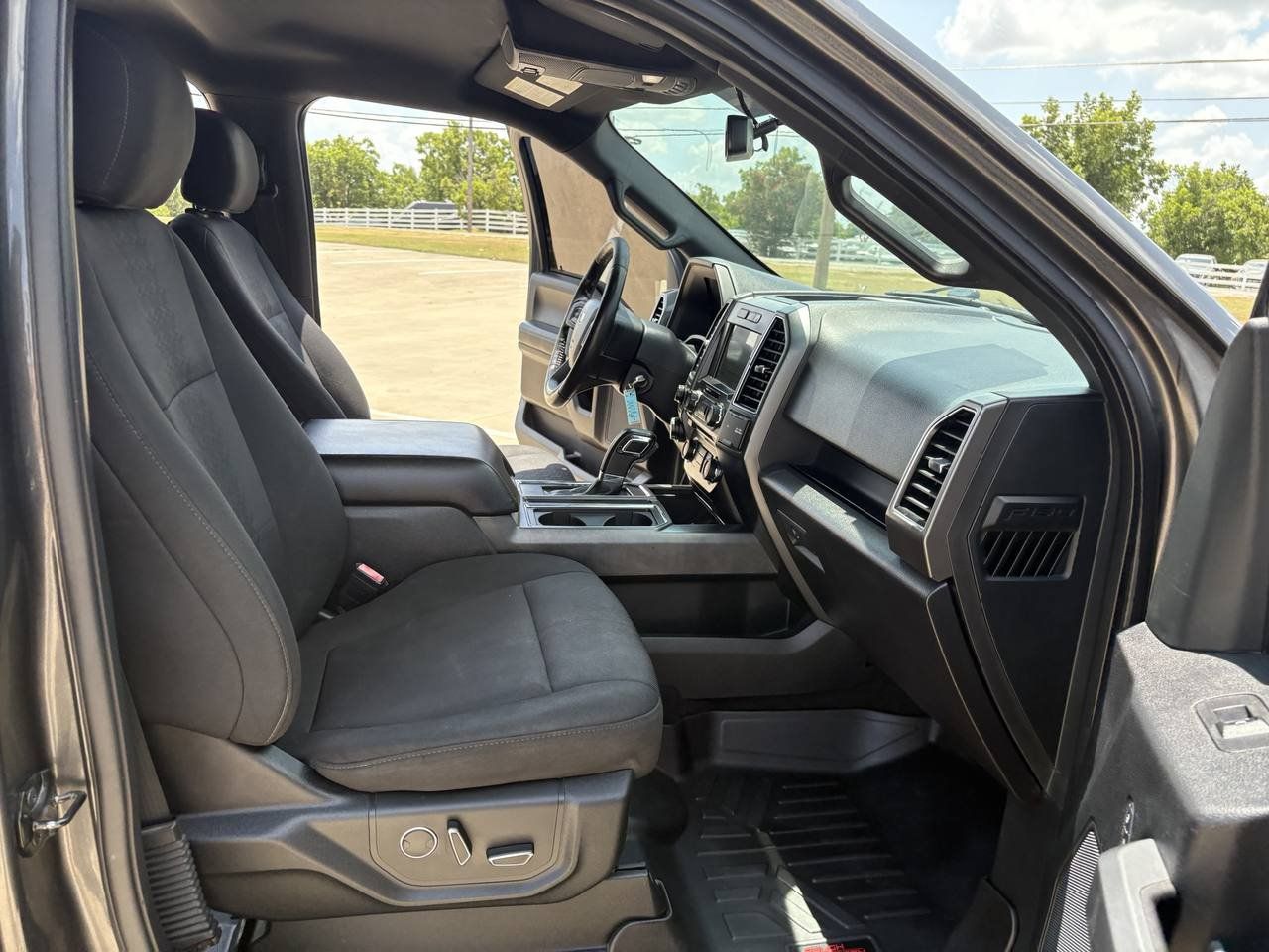 Used 2018 Ford F150 XLT w/ Equipment Group 302A Luxury RWD image 12