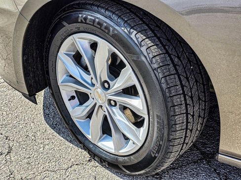 Certified 2025 Chevrolet Malibu LT FWD image 9