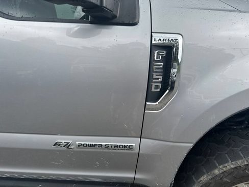 Used 2020 Ford F250 Lariat w/ Lariat Ultimate Package AWD/4WD image 3