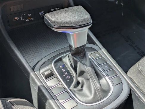 Certified 2025 Hyundai Kona SE FWD image 12