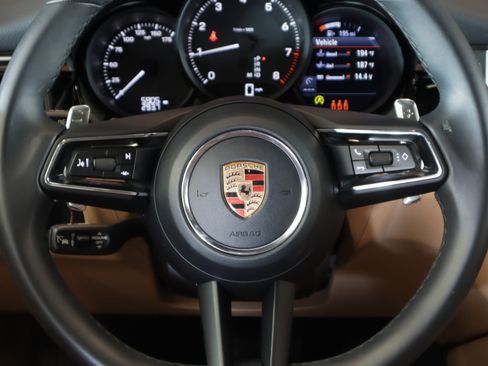 Certified 2026 Porsche Macan AWD/4WD image 16
