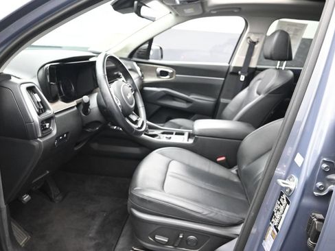 Used 2023 Kia Sorento S w/ Panoramic Sunroof Package AWD/4WD image 11