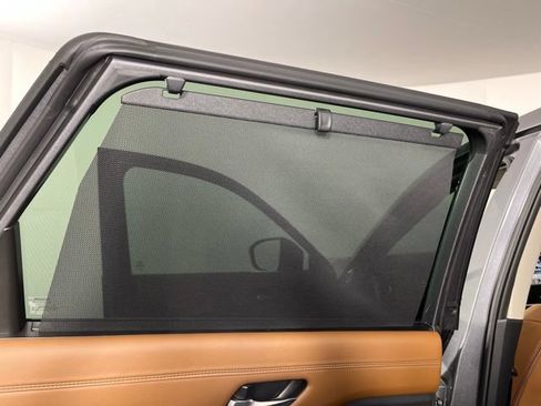 Used 2025 Nissan Pathfinder Platinum w/ Black Appearance Package FWD image 44