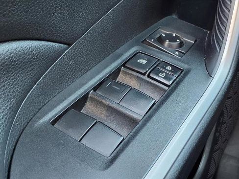 Used 2020 Toyota RAV4 XLE image 17