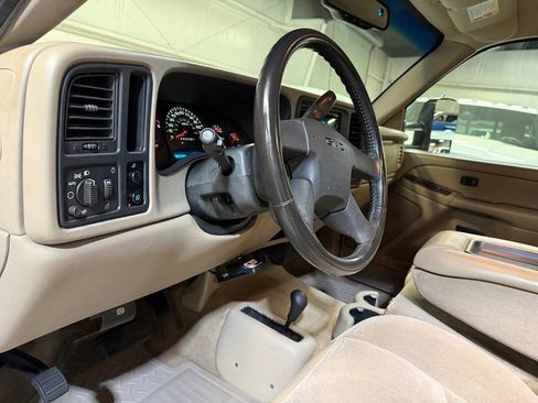 Used 2006 GMC Sierra 2500 SLE w/ Heavy-Duty Power Package AWD/4WD image 24