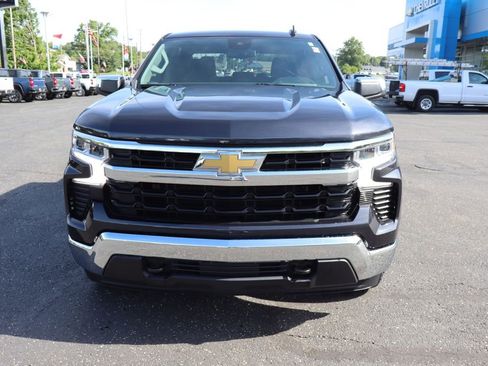 Used 2024 Chevrolet Silverado 1500 LT w/ Z71 Off-Road Package AWD/4WD image 26