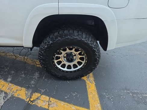 Used 2021 Toyota 4Runner TRD Off-Road Premium w/ Moonroof Package AWD/4WD image 11