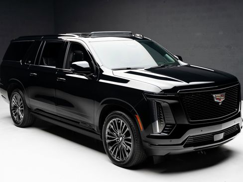 Used 2025 Cadillac Escalade ESV Sport Platinum AWD/4WD image 39