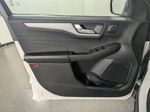 Used 2024 Ford Escape Platinum w/ Premium Technology Package image 9