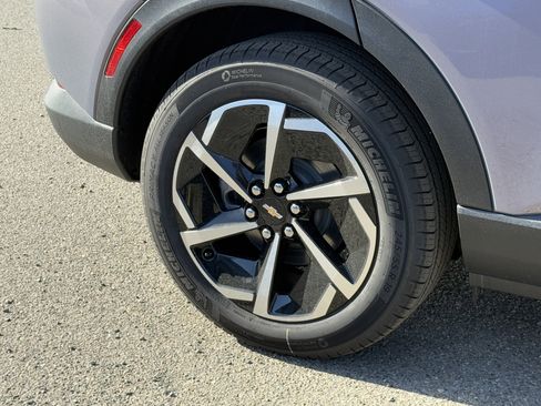 New 2026 Chevrolet Equinox EV LT image 34