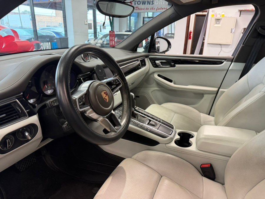 Used 2018 Porsche Macan S AWD/4WD image 23