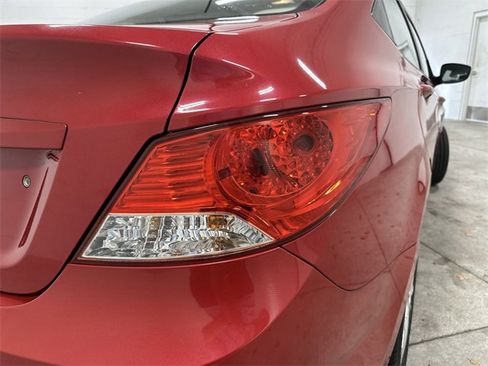 Used 2013 Hyundai Accent GLS w/ Premium Pkg image 20